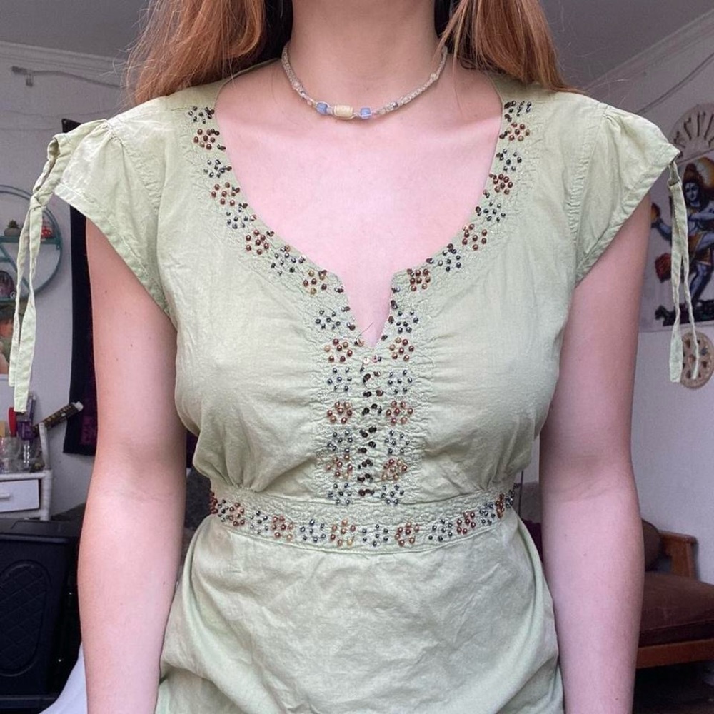 Reitmans Cream Embellished V-Neck Sleeveless Top - Picture 2 of 3